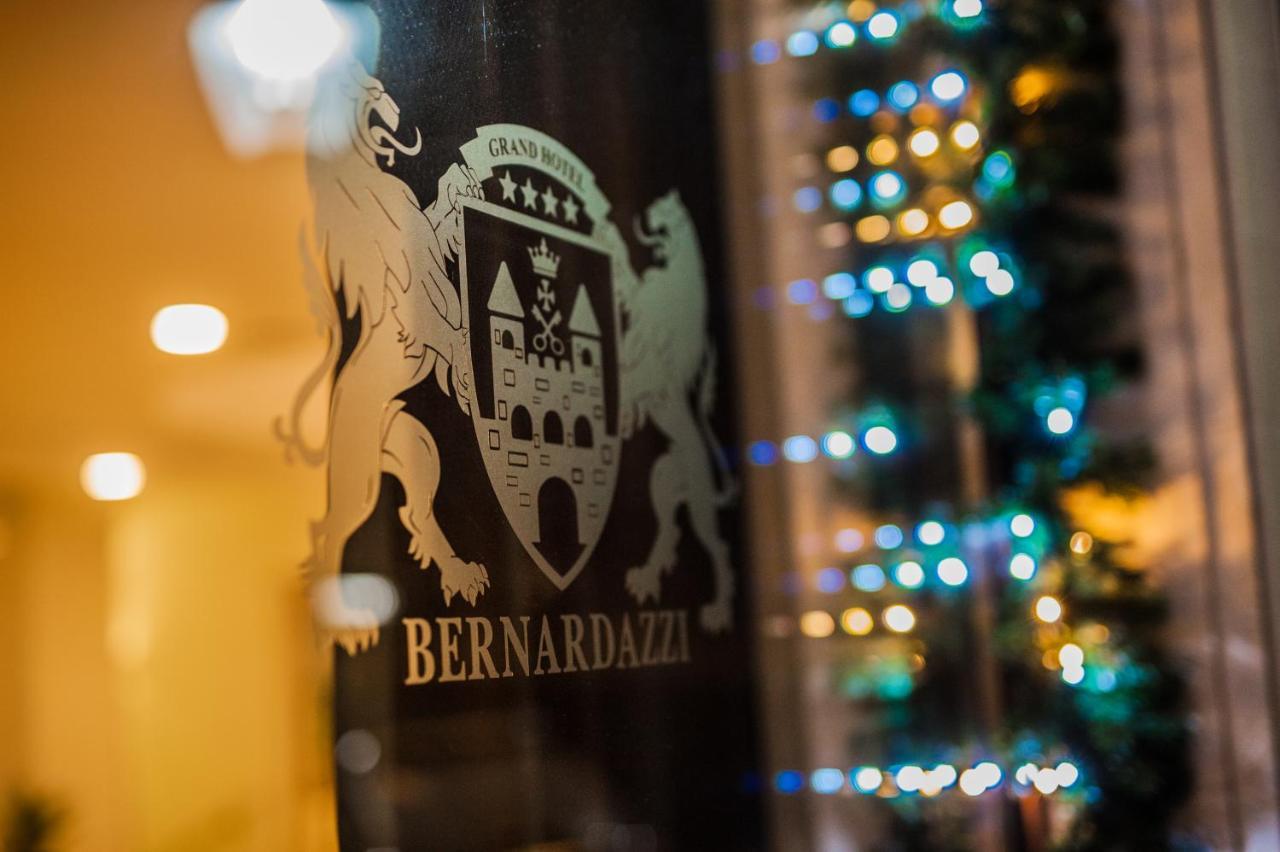 Bernardazzi Grand Hotel Chisináu Exterior foto