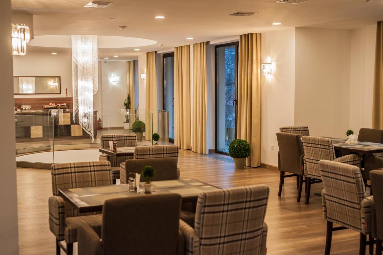 Bernardazzi Grand Hotel Chisináu Exterior foto
