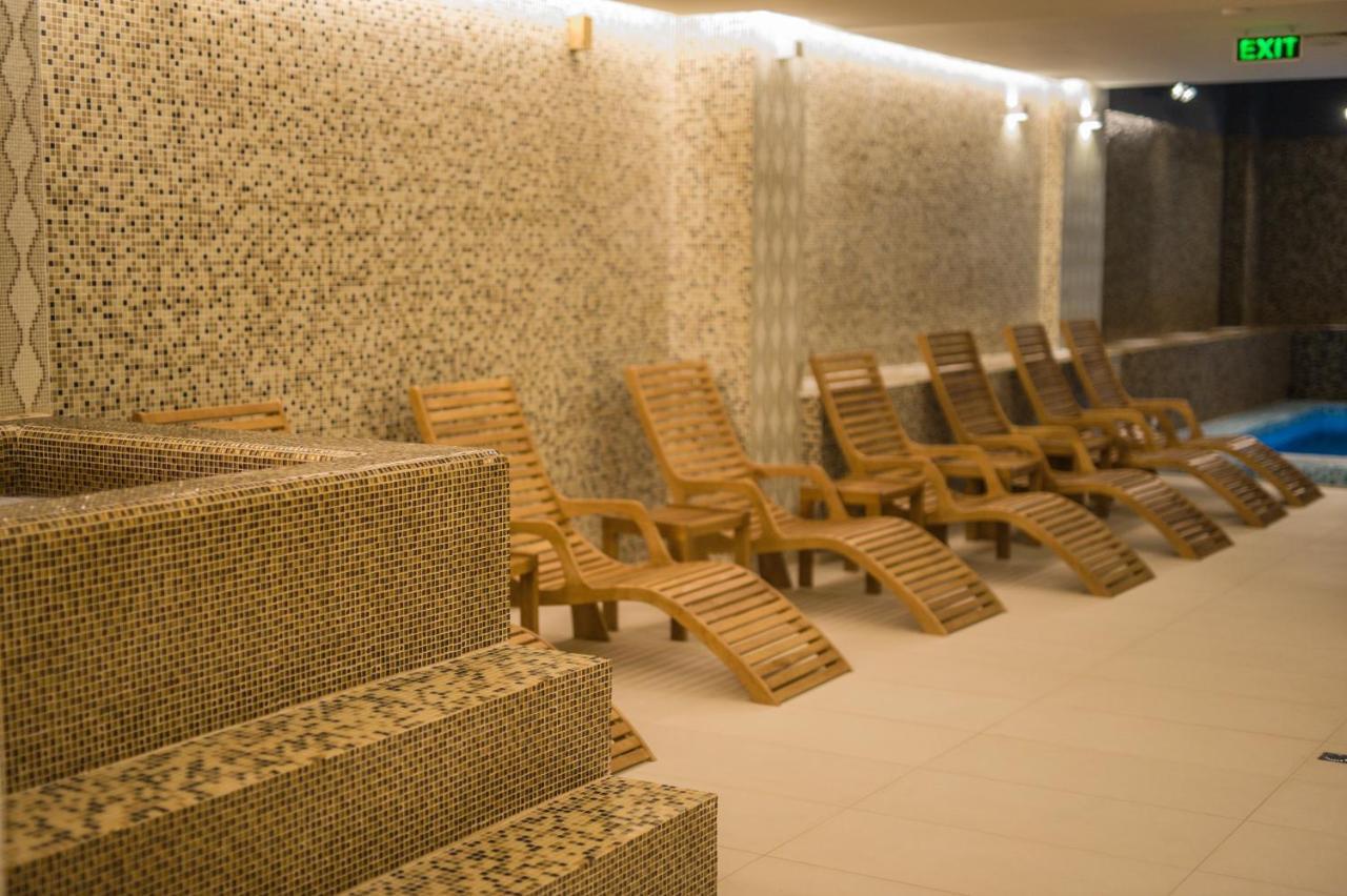 Bernardazzi Grand Hotel Chisináu Exterior foto